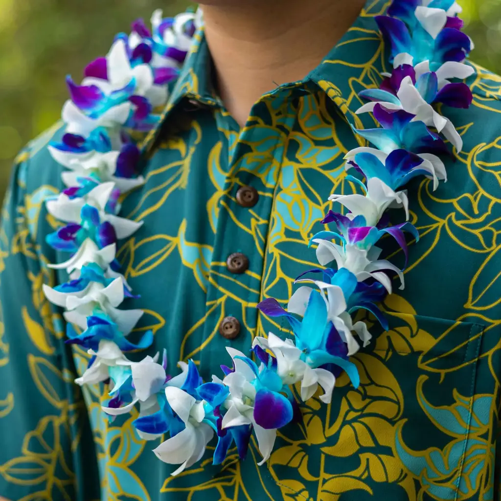 Single Dye Blue & White Orchid Mix Lei