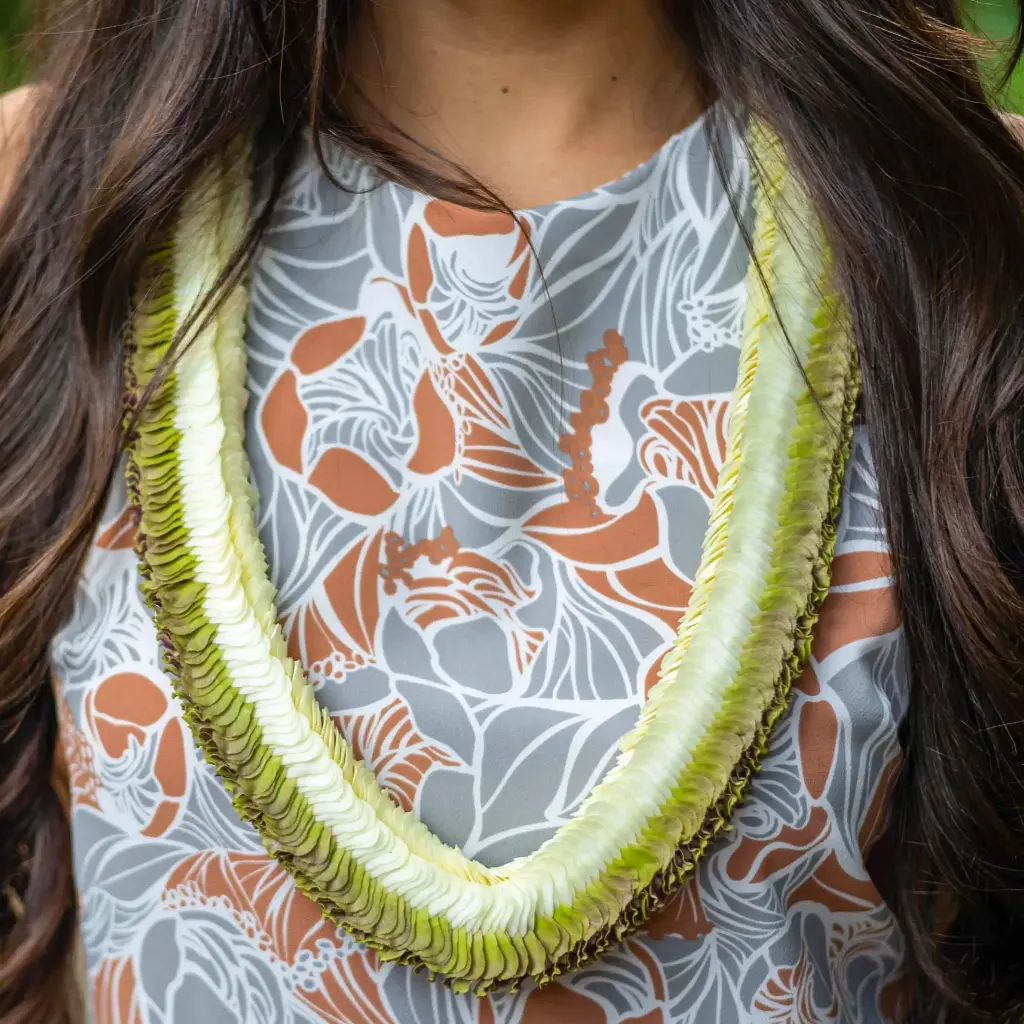Christina (Green, White) Lei