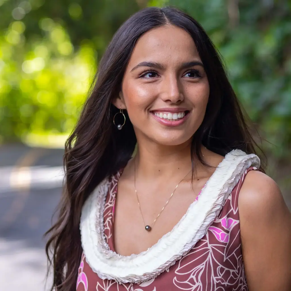 Christina (White) Lei