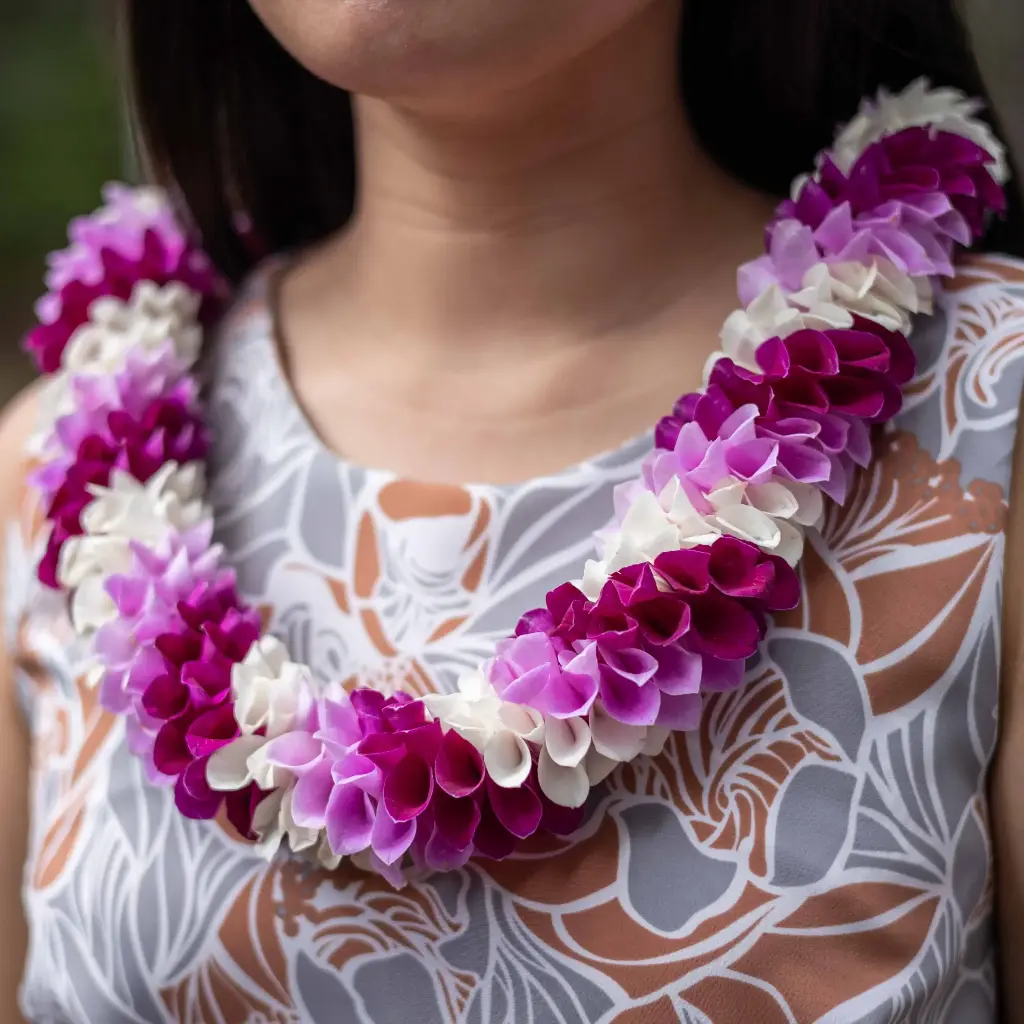 Fancy Robin Lei - Lavender Purple White