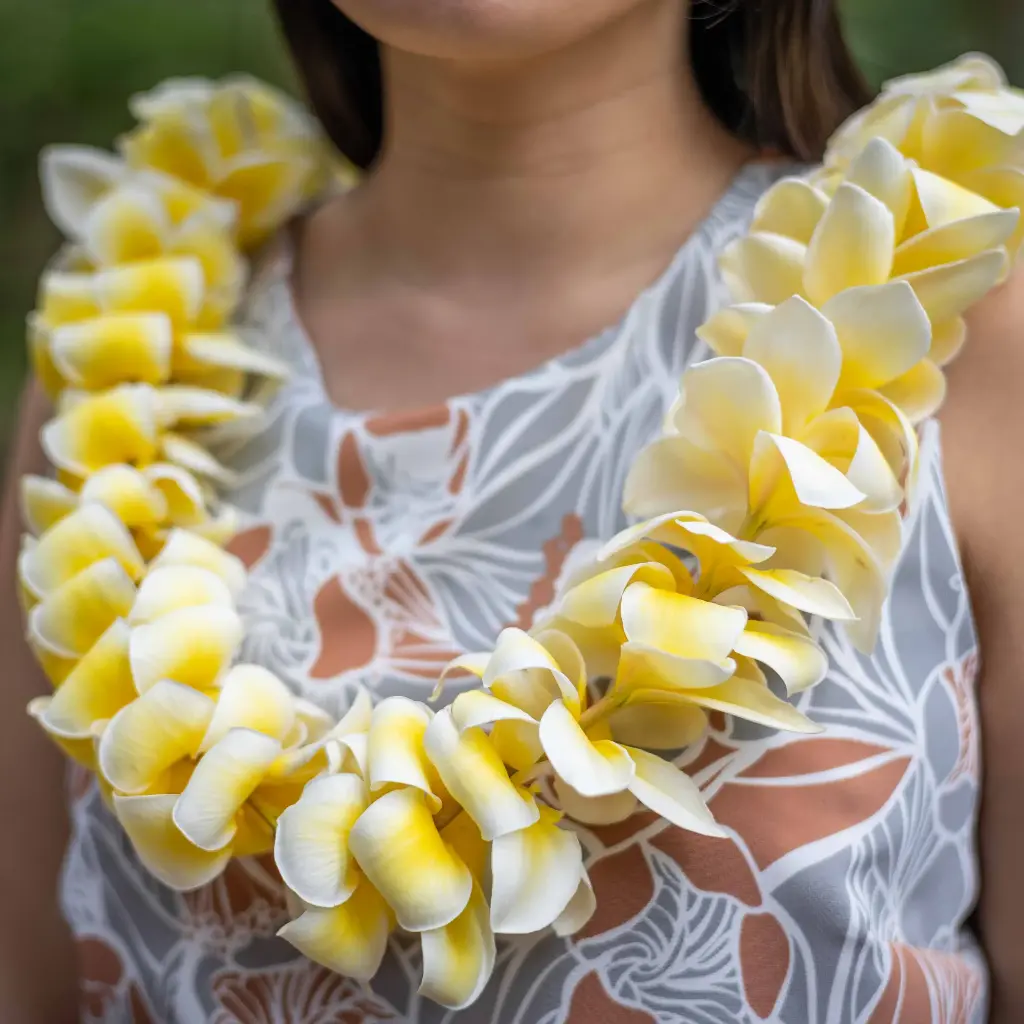 Single Plumeria Lei
