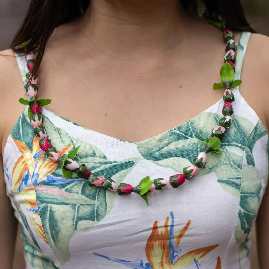 Artificial Pink Rosebud Lei