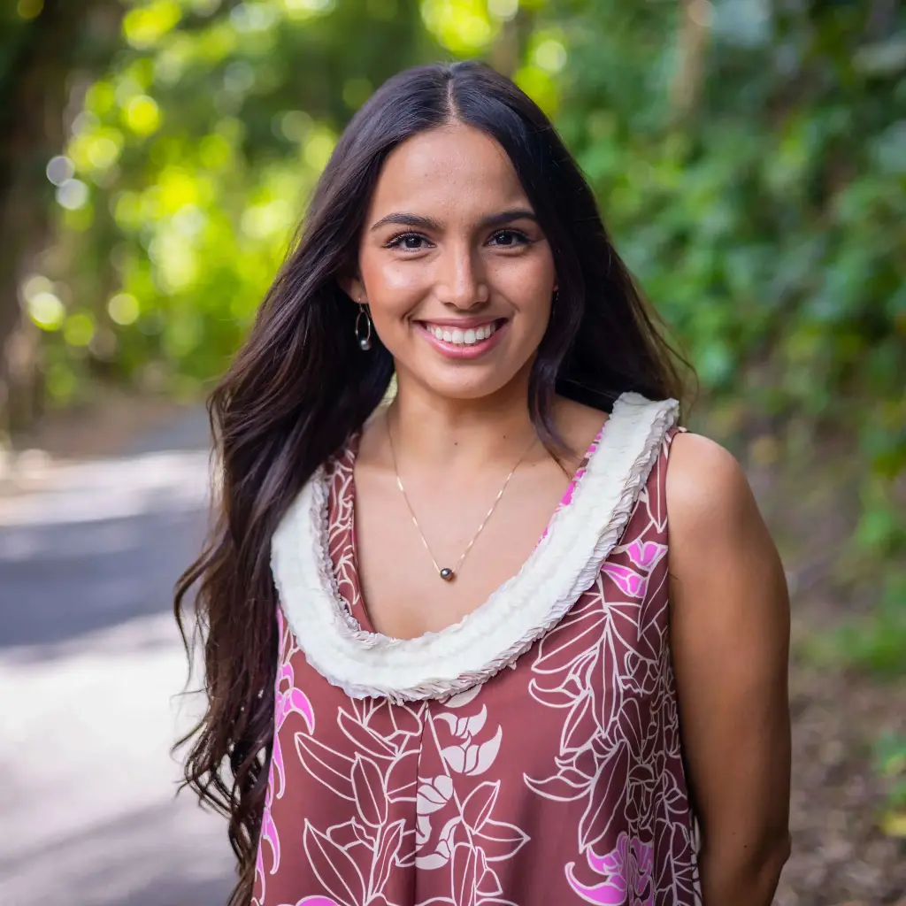 Christina White Lei