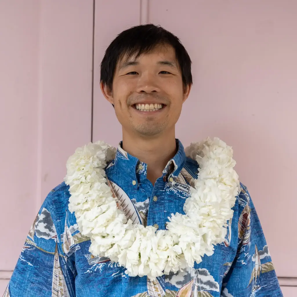Double White Carnation Lei