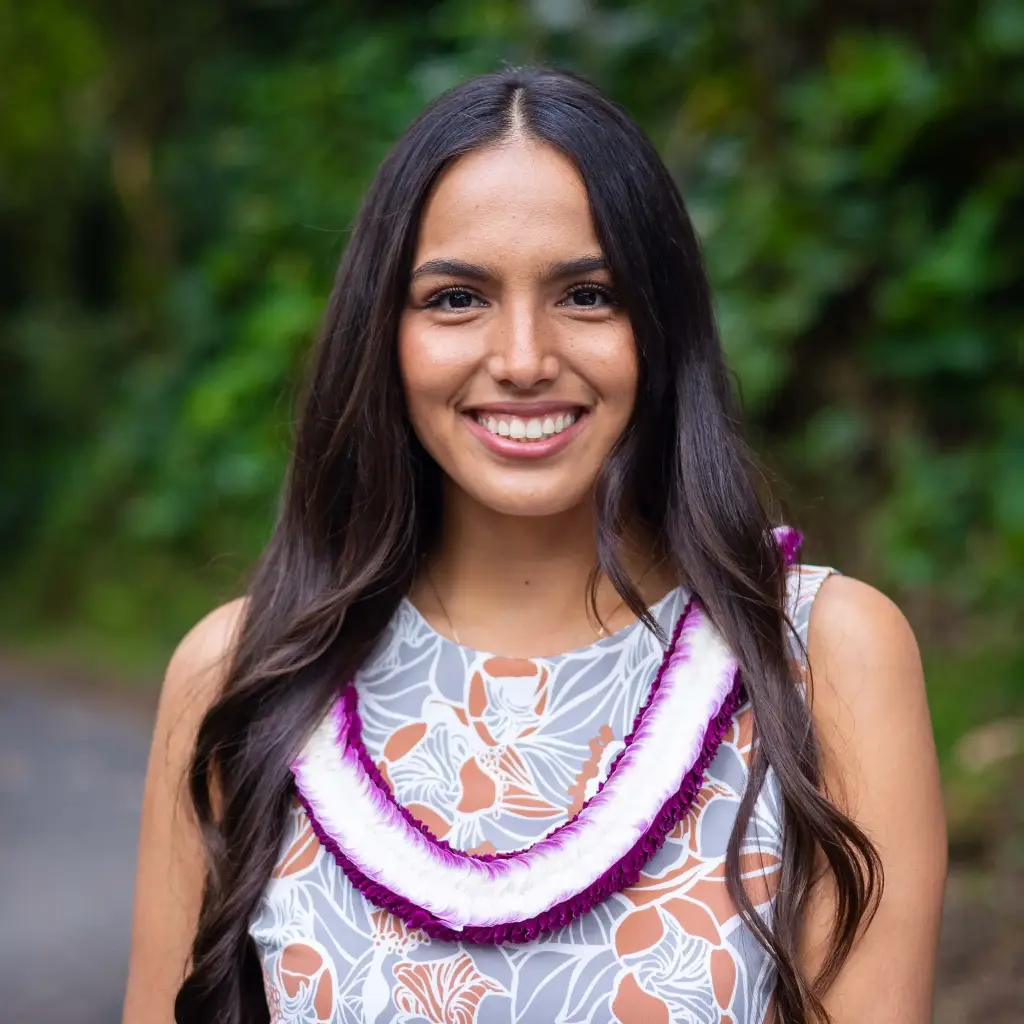 Christina Purple & White Lei