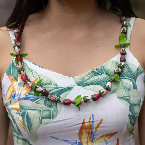 Artificial Pink Rosebud Lei